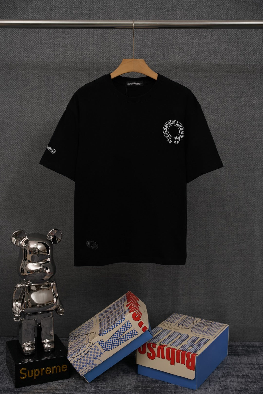 USA Warehouse 3-5 Days Shop premium streetwear and activewear — including T-shirts, hoodies, shorts, joggers, jackets, leggings, and sports bras.