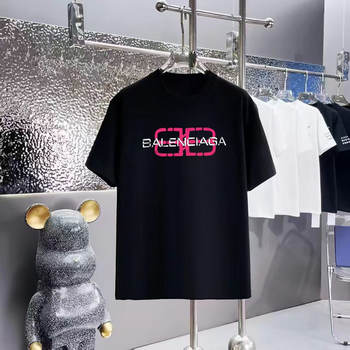 USA Warehouse 3-5 Days Shop premium streetwear and activewear — including T-shirts, hoodies, shorts, joggers, jackets, leggings, and sports bras.