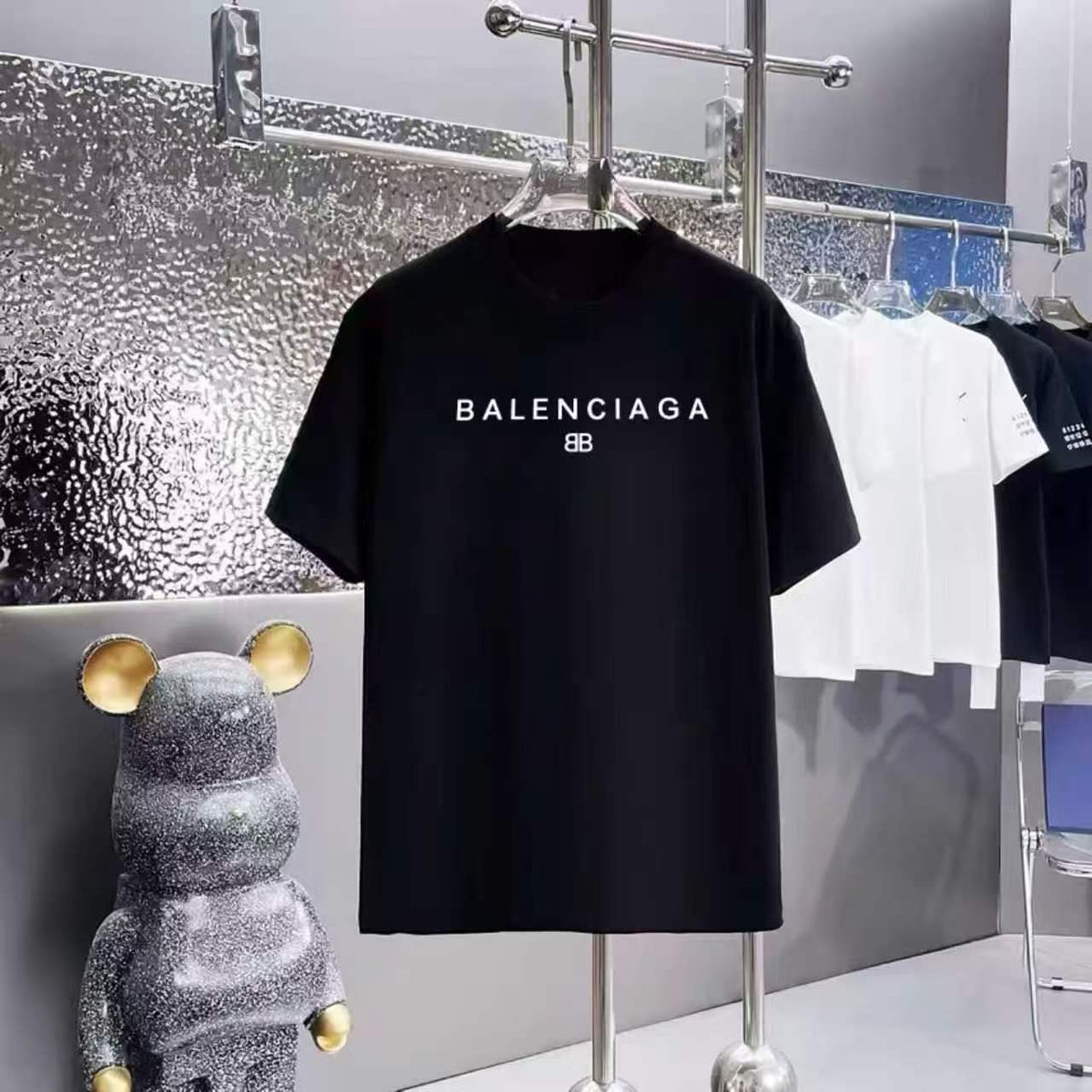 USA Warehouse 3-5 Days Shop premium streetwear and activewear — including T-shirts, hoodies, shorts, joggers, jackets, leggings, and sports bras.