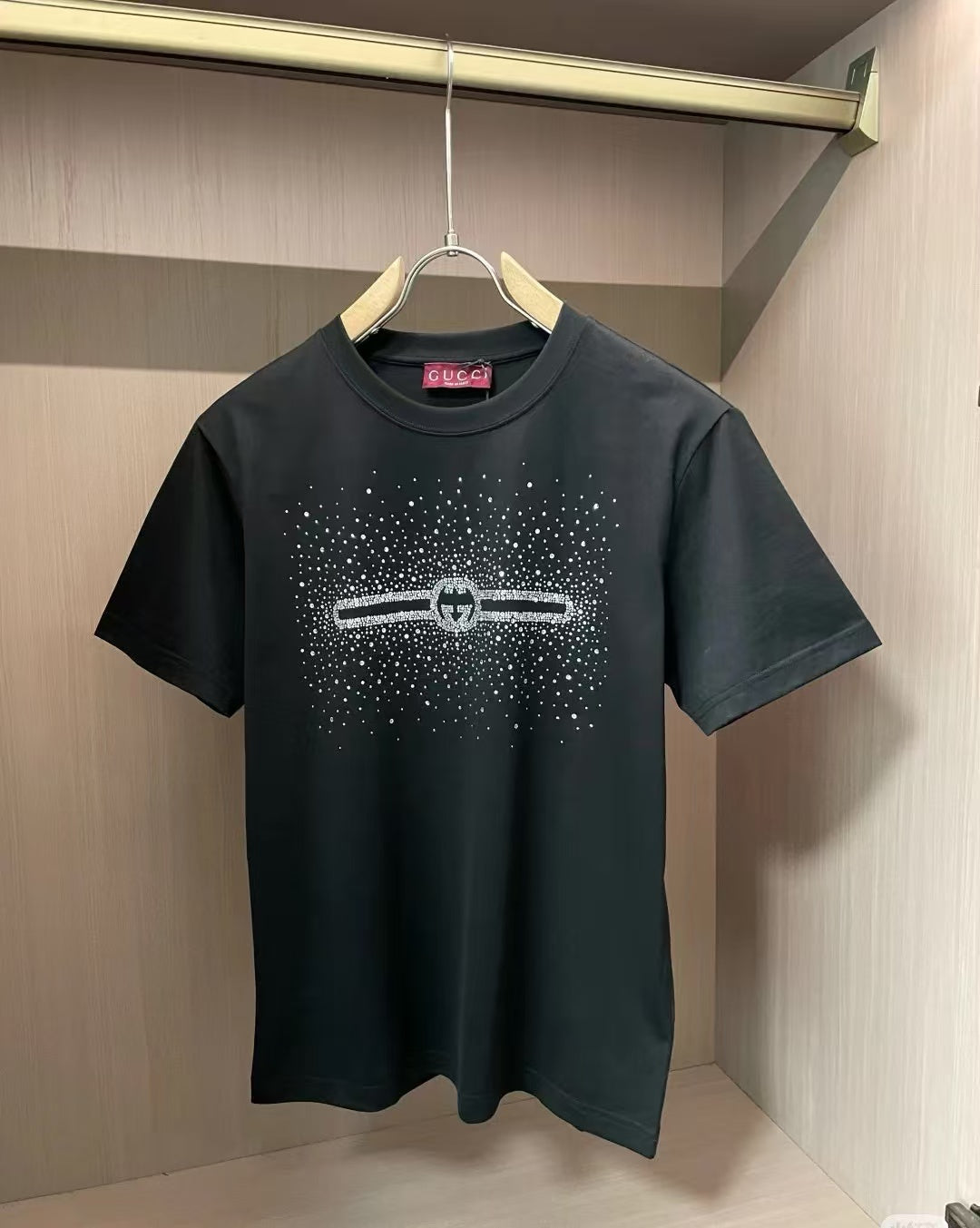 USA Warehouse 3-5 Days Shop premium streetwear and activewear — including T-shirts, hoodies, shorts, joggers, jackets, leggings, and sports bras.