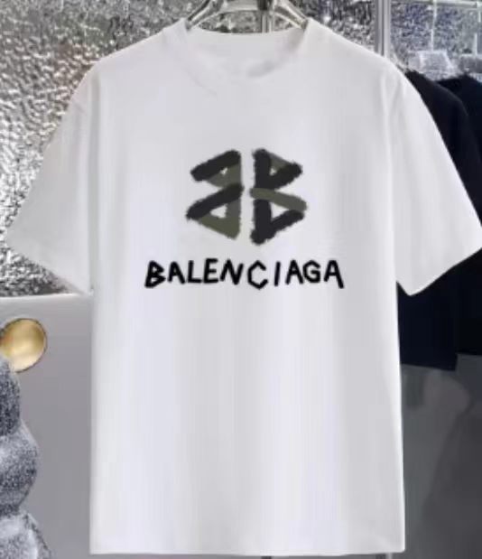 USA Warehouse 3-5 Days Shop premium streetwear and activewear — including T-shirts, hoodies, shorts, joggers, jackets, leggings, and sports bras.